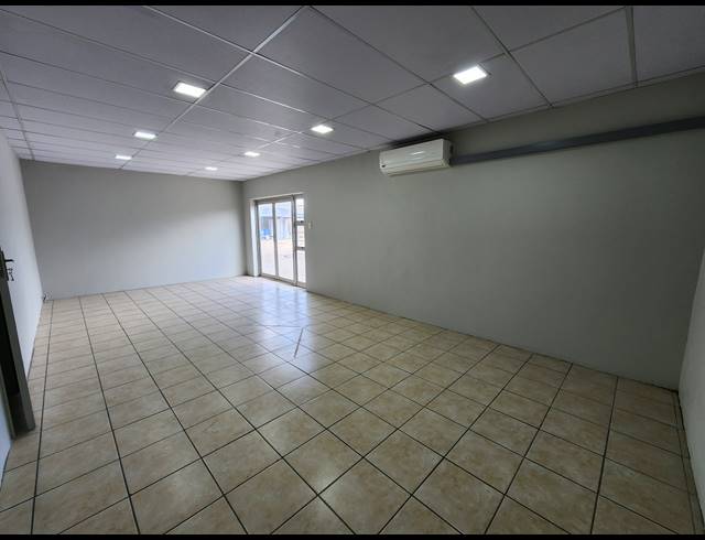 546M² BUSINESS TO LET IN VAALPARK